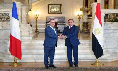 السيسي وهولاند يشهدان افتتاح المنتدى الإقتصادي المصري – الفرنسي