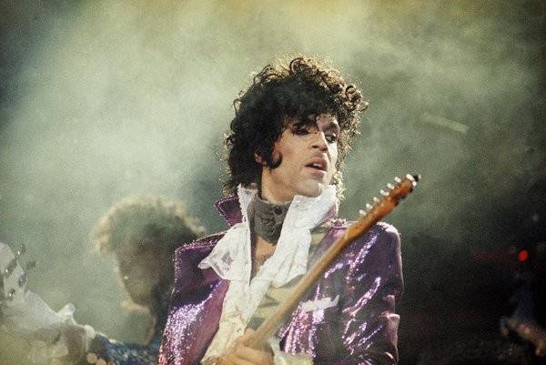 وفاة  الـ"Prince" داخل الستديو!