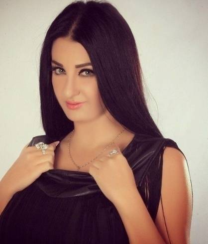 الراقصة  صافيناز تنشر صوراً مثيرة داخل أحد اليخوت