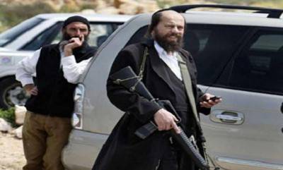 مستوطن يدهس فلسطينياً في الخليل ويلوذ بالفرار