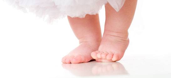 تشوهات القدم عند الأطفال .. أنواعها وطرق علاجها