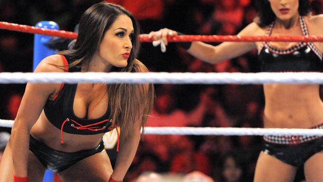بالصورة: العثور على نجمة مصارعة “WWE” ميتة
