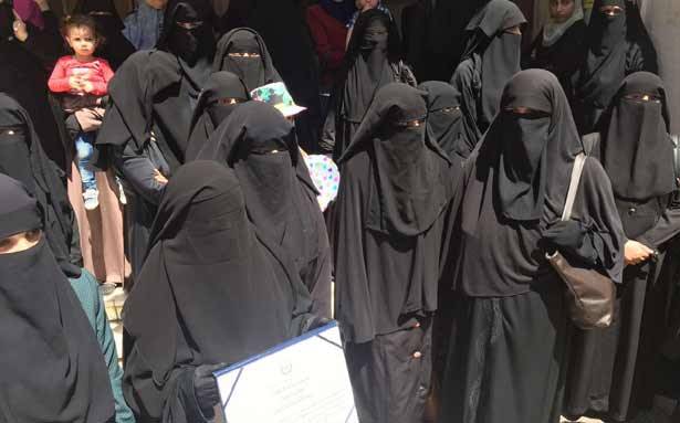 إعتصام لأهالي الموقوفين الإسلاميين في صيدا
زوجة الأسير: لسوسان مسؤوليّة أمام الطائفة
