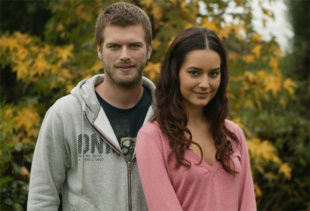 بالصور- هل تذكرون ميرنا  بطلة مسلسل "ميرنا وخليل"؟ شاهدوا كيف أصبحت اليوم