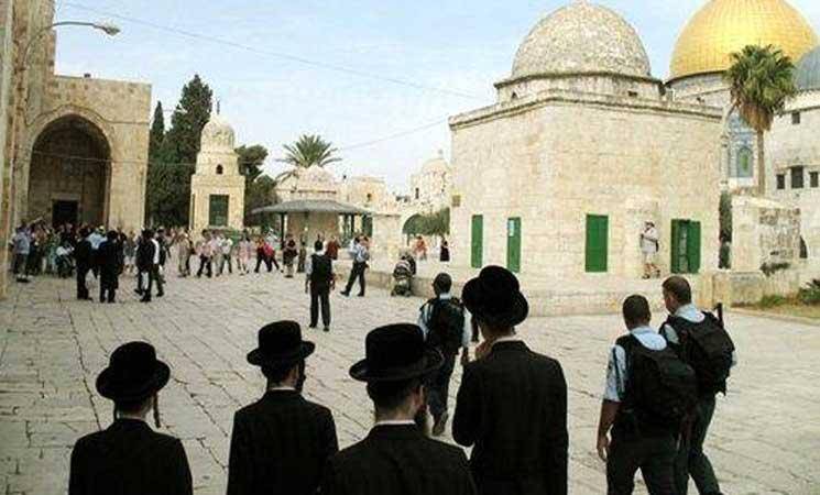 الحكومة الفلسطينية: إسرائيل تنتهك المسجد الأقصى يومياً لتقسيمه زمانياً ومكانياً