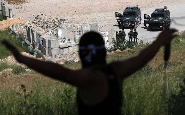 الاحتلال يصادر المزيد من الأراضي في نابلس
القيادة الفلسطينية ترحب بالمبادرة الفرنسية