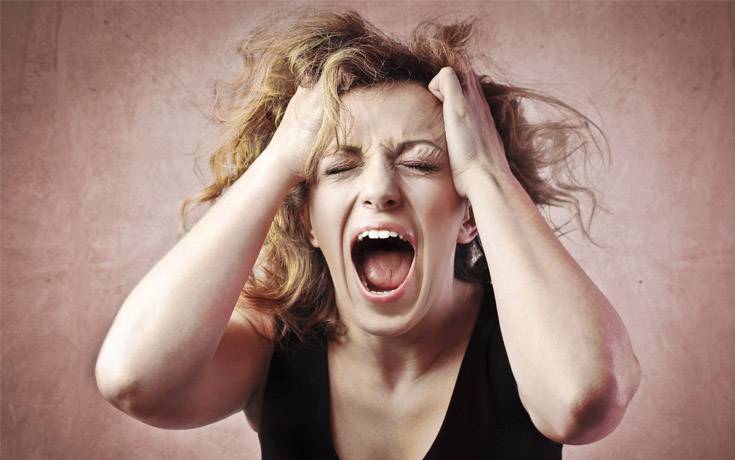 كيف تتعاملين مع شقيقة زوجك لتفادي المشاكل؟