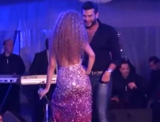 بالفيديو:معجب يتحدى ميريام فارس على المسرح