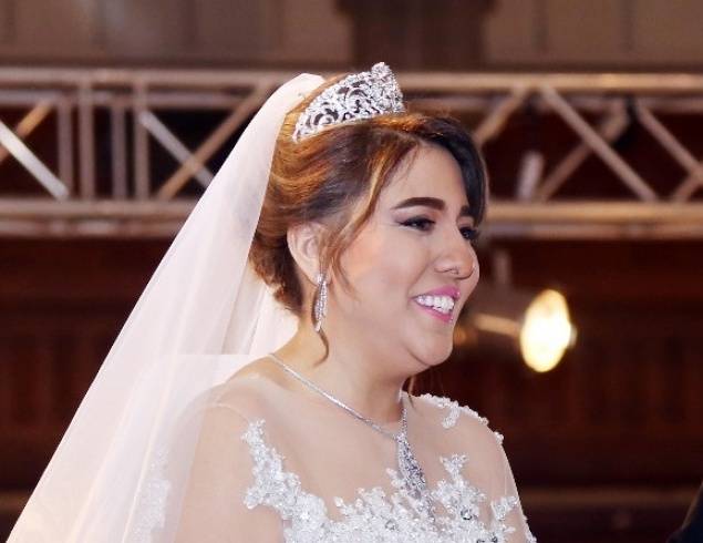 بالصور - مي كساب بفستان زفاف مرة جديدة.. !