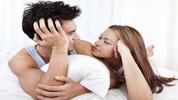 دراسة: ممارسة العلاقة الحميمية في النور تكشف أسرارًا لا يتوقعها الرجال