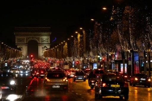 جادة الشانزيليزيه الشهيرة تكرس للمشاة في الاحد الاول من كل شهر