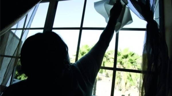 فيديو مفاجئ.. لحظة وضع خادمة "بولها" في العصير!