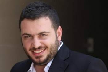 بالفيديو فارس إسكندر لهشام حداد : الصوت الذي غنى "ع بالي حبيبي" ليس صوت إليسا