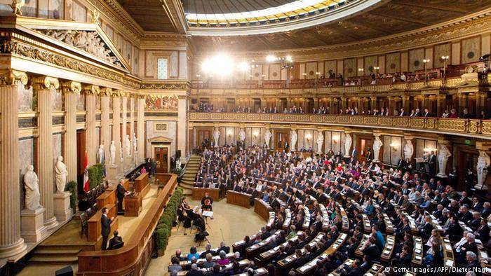 النمسا تقر واحدا من أكثر قوانين اللجوء تشددا في أوروبا