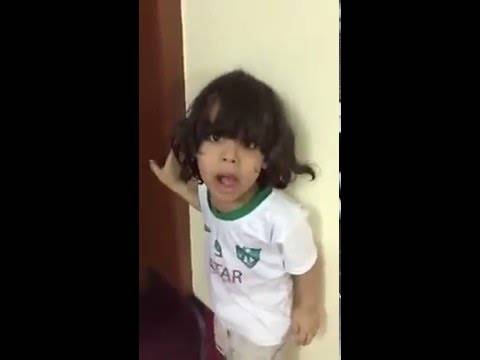 بالفيديو طفل يُصفع بوحشية ويشعل مواقع النواصل الاجتماعي...