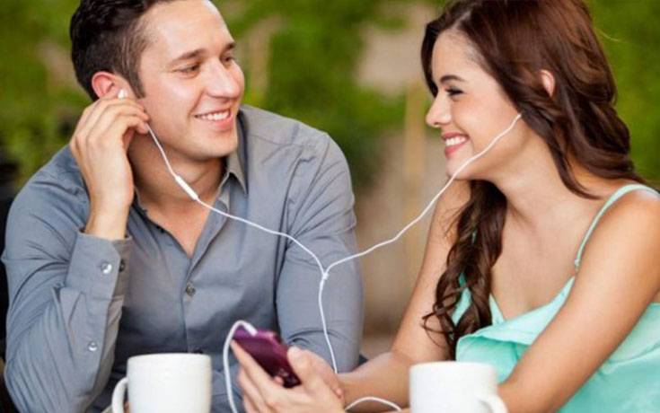 احذر من مشاركة السماعات مع الآخرين .. والسبب؟