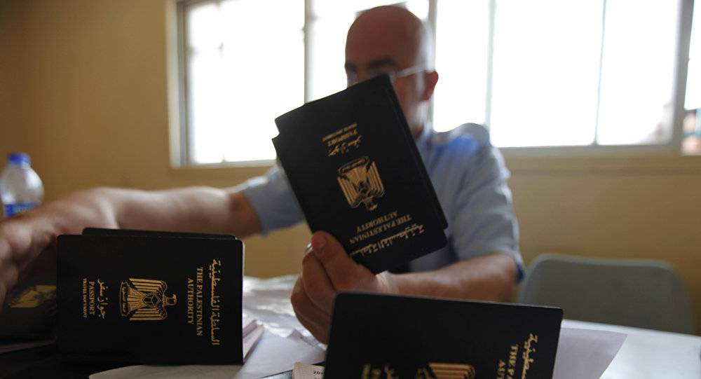 لأول مرة... جواز سفر يحمل اسم فلسطين عقبال الدولة