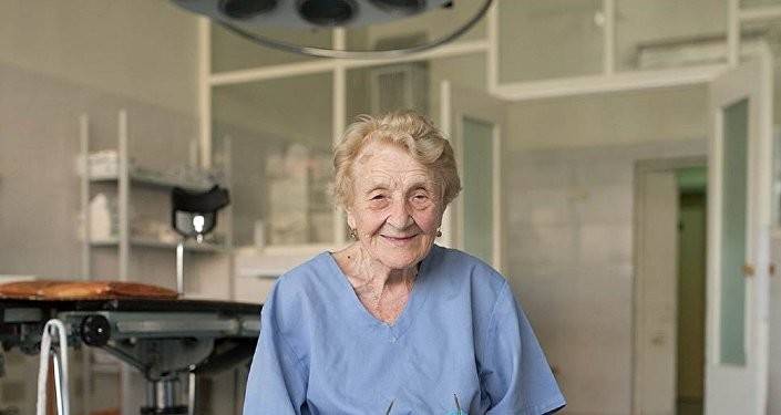 بالصور.. أكبر جراحة روسية تجري 100 عملية بالسنة