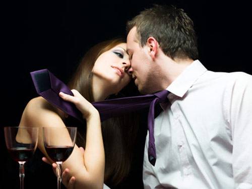 ‎5‎‏ أشياء يلاحظها الرجل في موعدكما الأول.. انتبهي لها ‏‎!‎