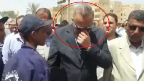 بالفيديو.. هل سد محافظ الجيزة أنفه 
