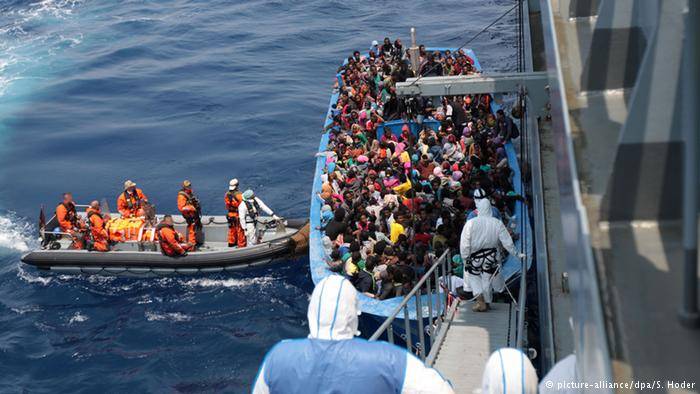 ألمانيا والنمسا تحثان إيطاليا على ضبط تدفق اللاجئين