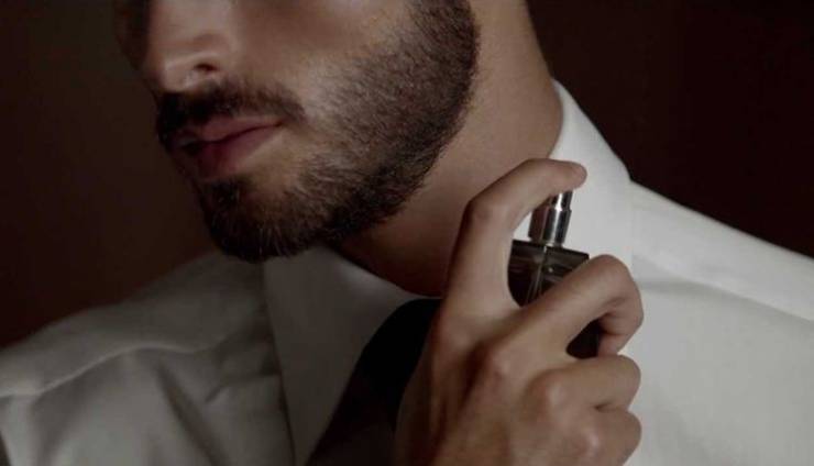 كيف تجعل رائحة عطرك تدوم طوال اليوم؟