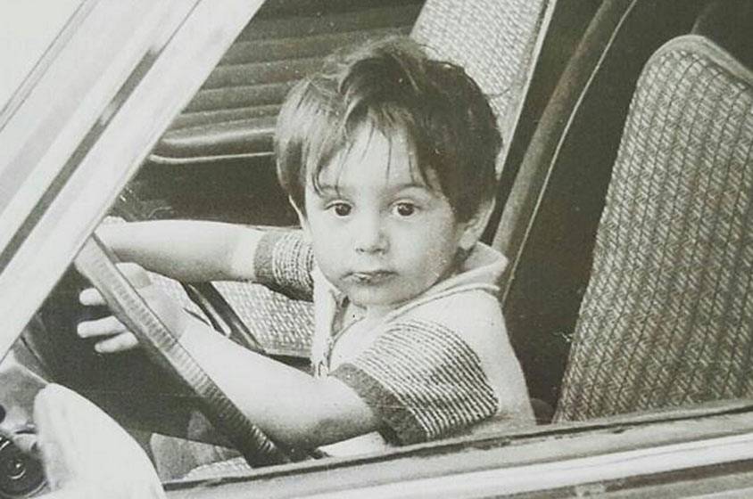 من يكون النجم السوري الشهير صاحب الصورة؟