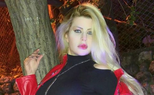 بالصورة - لارا كاي تنشر صورة لصدرها وتتحدى ليال عبود