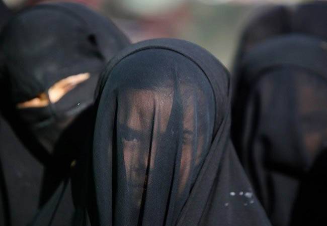 داعش يبتكر عقوبة جديدة خاصة بالنساء في سوريا!