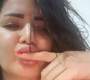 سما المصري تثير غضب جمهورها بصور جريئة لها في الحمام