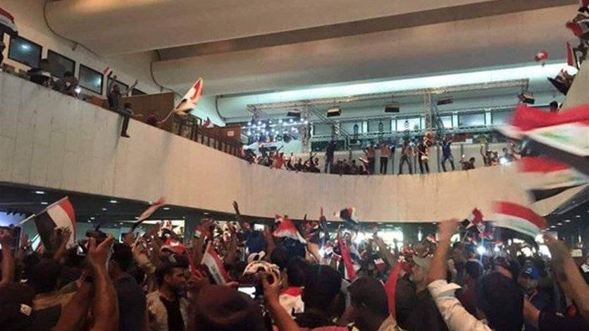 اجراءات أمنية مشددة في بغداد بعد احتلال محتجين البرلمان لساعات