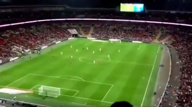 فيديو: قذيفة تصيب أحد لاعبي كرة القدم أثناء المباراة !