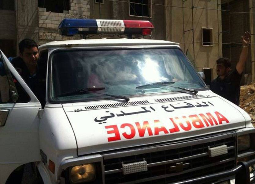 بالفيديو ماذا يفعل الدفاع المدني أمام مبنى الجديد؟ و ماذا حصل ؟