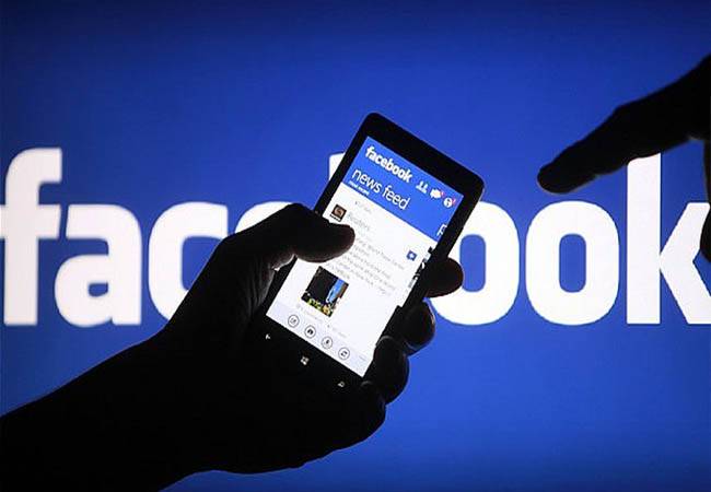 Facebook يراقب الوقت الذي تستغرقه في قراءة المنشورات!