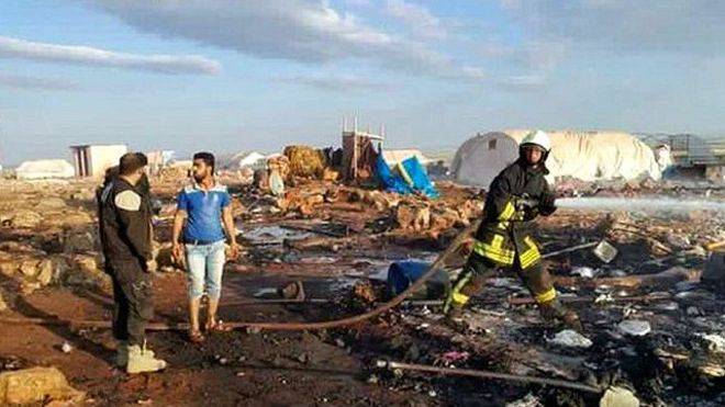 الحرب في سوريا: الهجوم الجوي على مخيم الكمونة للنازحين في إدلب "قد يرقى إلى جريمة حرب"