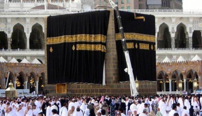 لهذا السبب.. السعودية تقرر غسل الكعبة المشرفة مرّة سنويًا
