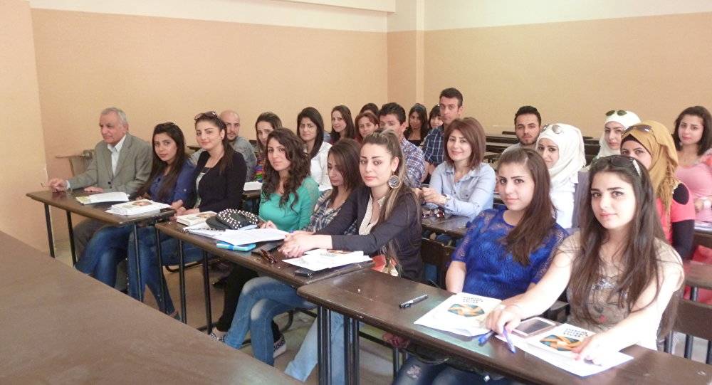 الطلبة يتهافتون على دراسة اللغة الروسية في سوريا