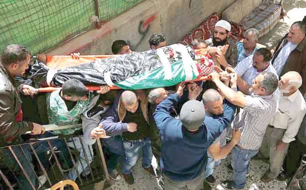 دبابات الاحتلال تقصف شرق غزة
تشييع الشهيد احمد شحاده واعتقالات واسعة