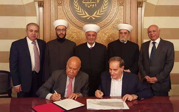 دريان رعى اتفاقاً لبناء مسجد في قصقص