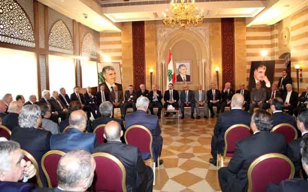 جمعيّات التجّار عرضت كيفيّة تحريك العجلة الاقتصاديّة
الحريري : تردّي الوضع الاقتصادي سببه غياب الحلول السياسيّة