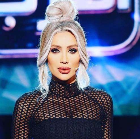 بالصور: مايا دياب وابنتها تشعلان مواقع التواصل من داخل الطائرة!