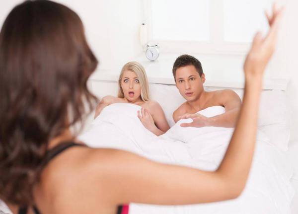 بالصور تطبيقات هاتفية تساعد في كشف الخيانة الزوجية.. ولكن!