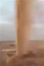 بالفيديو- حفرة 