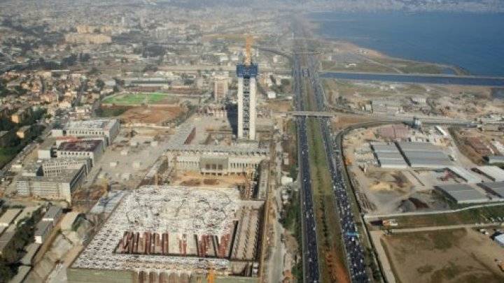 تشييد "جامع بوتفليقة" بأكبر مئذنة في العالم يثير الجدل بالأوساط الجزائرية