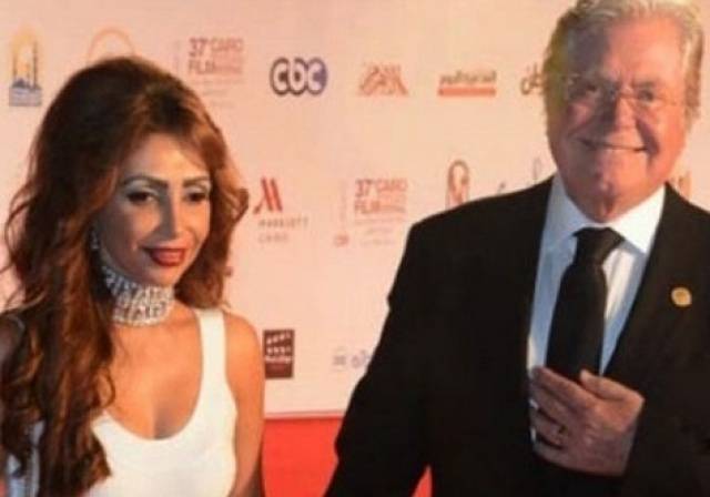 مفاجأة انفصال حسين فهمي عن زوجته!