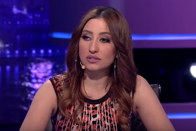 صورة فاضحة  تجلب العار للمطربة بوسي!