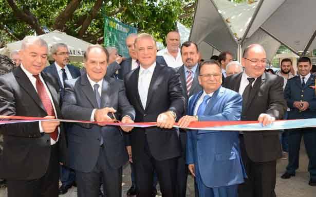 قزي من معرض فرص العمل في «AUST» :
 لبنان يعيش أزمة بطالة نتيجة ضرب
البنى التحتيّة وهدر الأموال وإغراقه بالمديونيّة