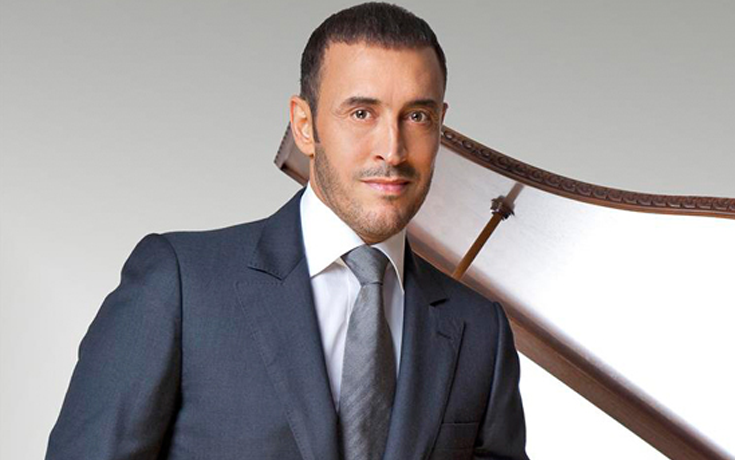 بالفيديو.. كاظم الساهر يحتفل بعيد ميلاد حفيدته على البيانو