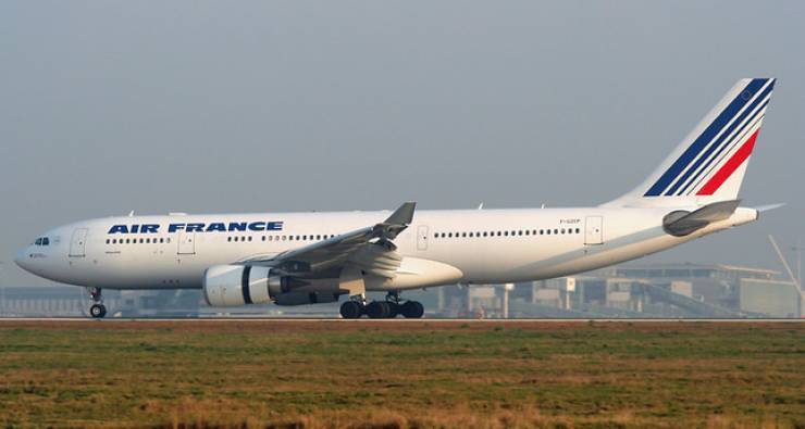 صور: تصادم بين طائرتَيْ "Air France".. وهذا ما حصل!
