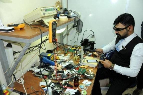 بالصور: إمنعهم من استراق النظر إلى هاتفك.. بهذه الطريقة!